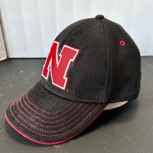 Men’s Husker Proflex Ball Cap!!  Very good condition!!  $15